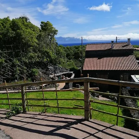 Pico Formoso Vinea Lava Alojamentos Pico * Prainha (Sao Roque do Pico)
