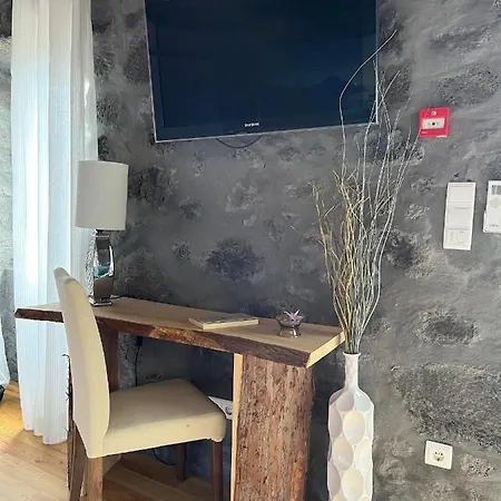 Pico Formoso Vinea Lava Alojamentos Pico Prainha (Sao Roque do Pico)