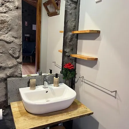 Pico Formoso Vinea Lava Alojamentos Pico