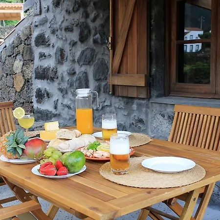 Pico Formoso Vinea Lava Alojamentos Pico 3*