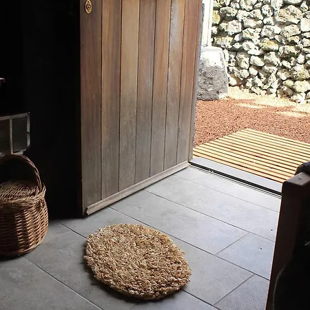 Pico Formoso Vinea Lava Alojamentos Pico 3*