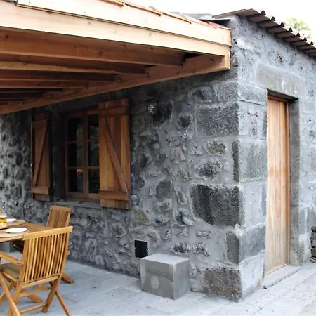 Pico Formoso Vinea Lava Alojamentos Pico Prainha (Sao Roque do Pico)