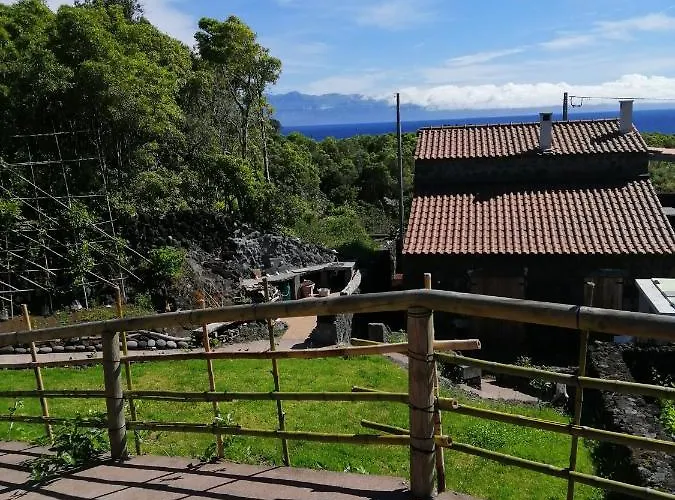 Pico Formoso Vinea Lava Alojamentos Pico 4* براينا جي بايْشو