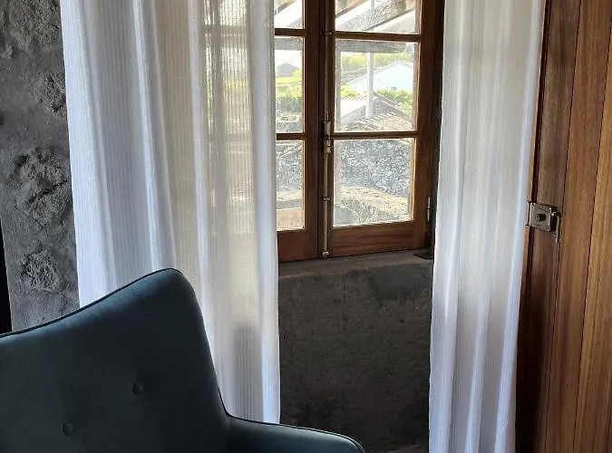 Pico Formoso Vinea Lava Alojamentos Pico