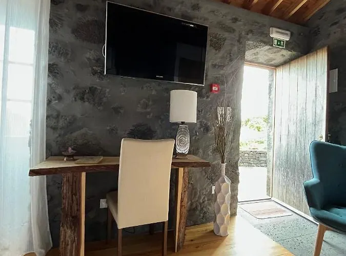 Pico Formoso Vinea Lava Alojamentos Pico براينا جي بايْشو