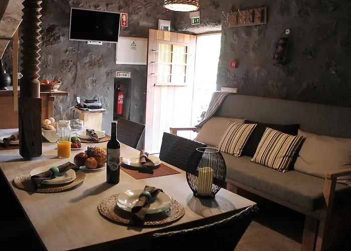 Pico Formoso Vinea Lava Alojamentos Pico 4* براينا جي بايْشو