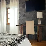 Pico Formoso Vinea Lava Alojamentos Pico Праинья-де-Байшу