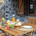 Pico Formoso Vinea Lava Alojamentos Pico 4*