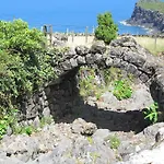 Pico Formoso Vinea Lava Alojamentos Pico 4* Праинья-де-Байшу