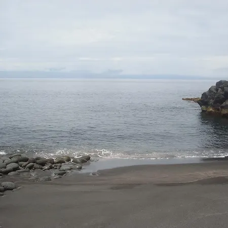 Pico Formoso Vínea Lava Alojamentos Pico Pensión