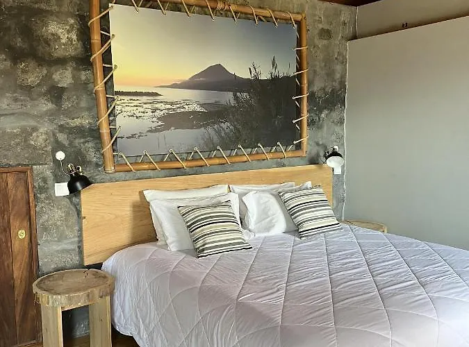 Pico Formoso Vinea Lava Alojamentos Pico