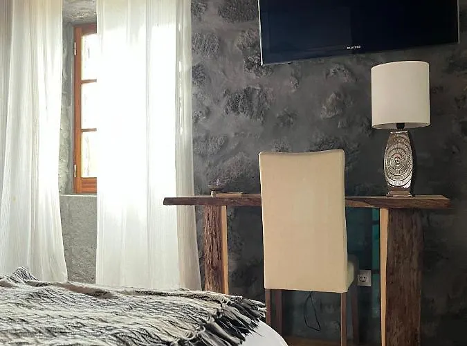 Pico Formoso Vinea Lava Alojamentos Pico Prainha (Sao Roque do Pico)