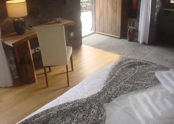 Pico Formoso Vinea Lava Alojamentos Pico